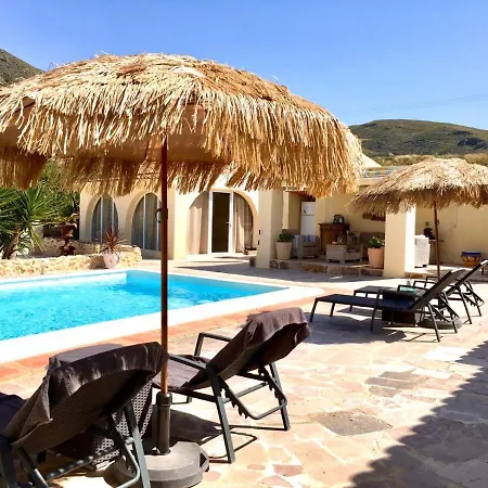 Casa De La Pina Bed & Breakfast