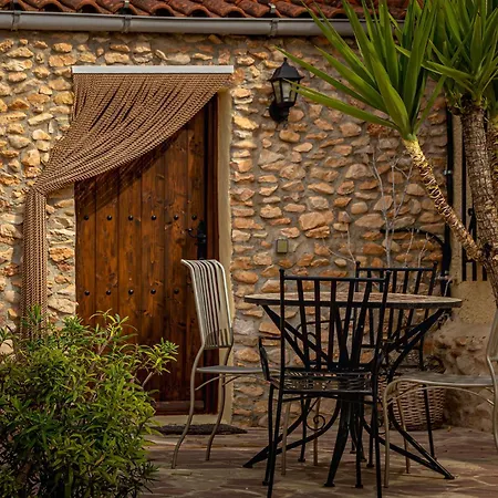 Casa De La Pina Hondon de los Frailes